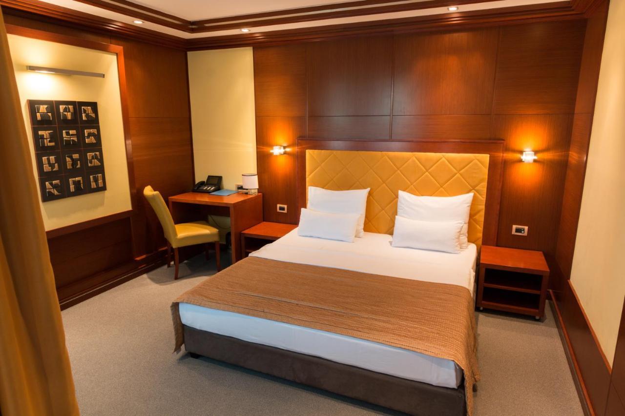 Garni Hotel Aleksandar 诺威萨 外观 照片