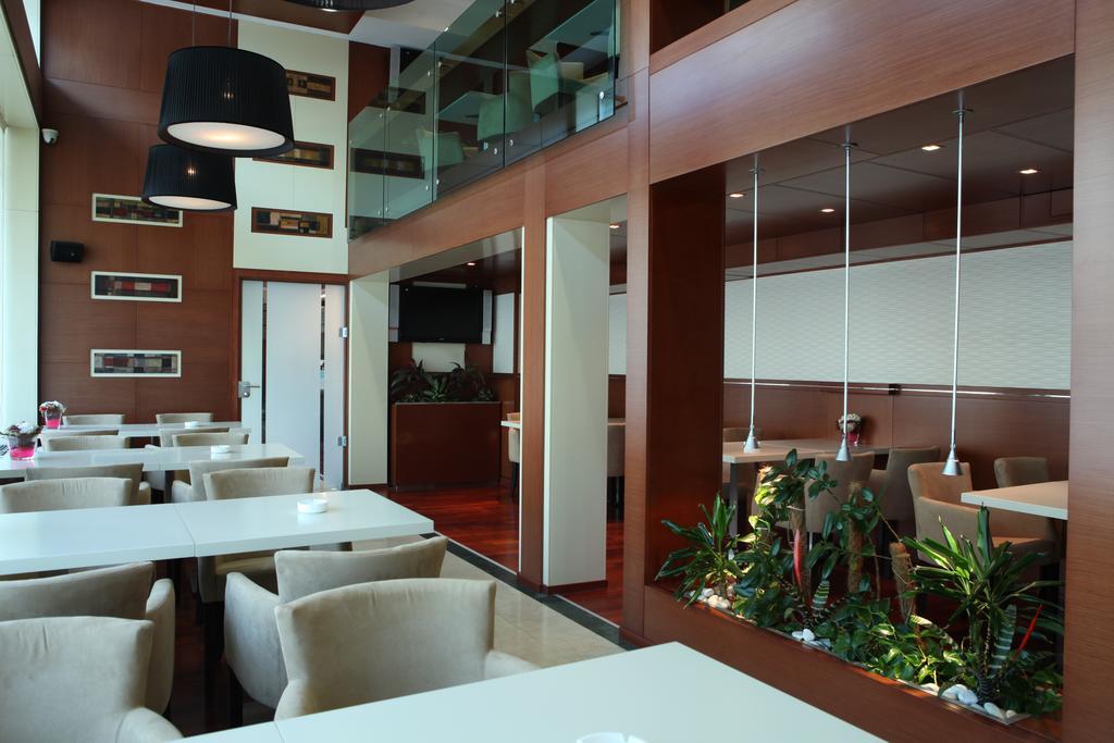 Garni Hotel Aleksandar 诺威萨 外观 照片
