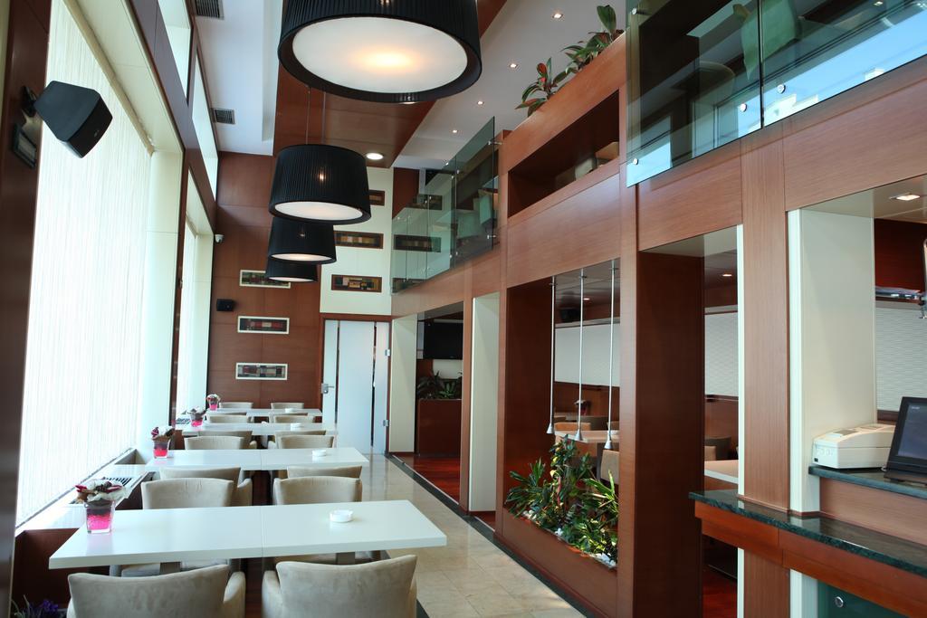 Garni Hotel Aleksandar 诺威萨 外观 照片